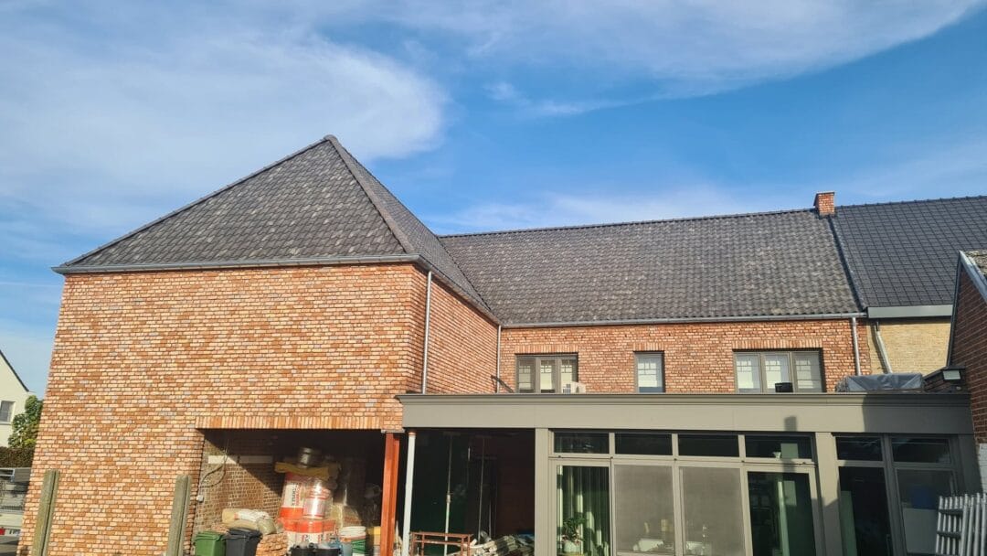 Naadloze dakrenovatie met asbestverwijdering in Leeuwergem